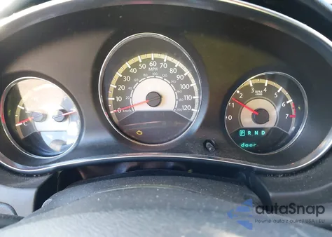 2013 Chrysler 200 Lx z USA, uszkodzony, nr VIN 1C3CCBAB2DN735849